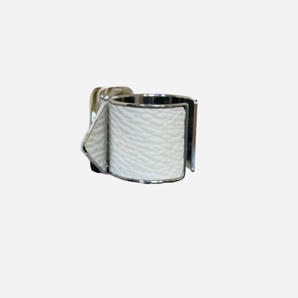 Louis Vuitton Ring - Picture 4 of 12